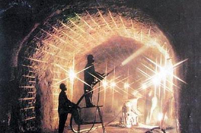 石家庄31年防空洞涮羊肉 人防工程中的烟火传奇，最高纪录59辆车排队等候